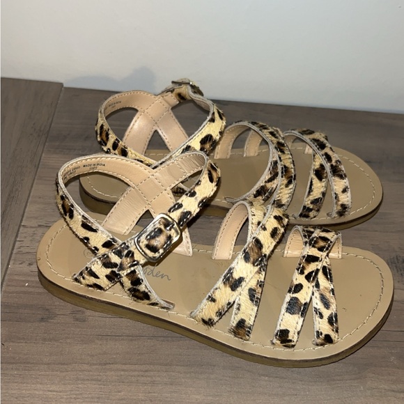 Girls cheetah sandals size 31, will fit a child girls size 9 - Picture 2 of 6